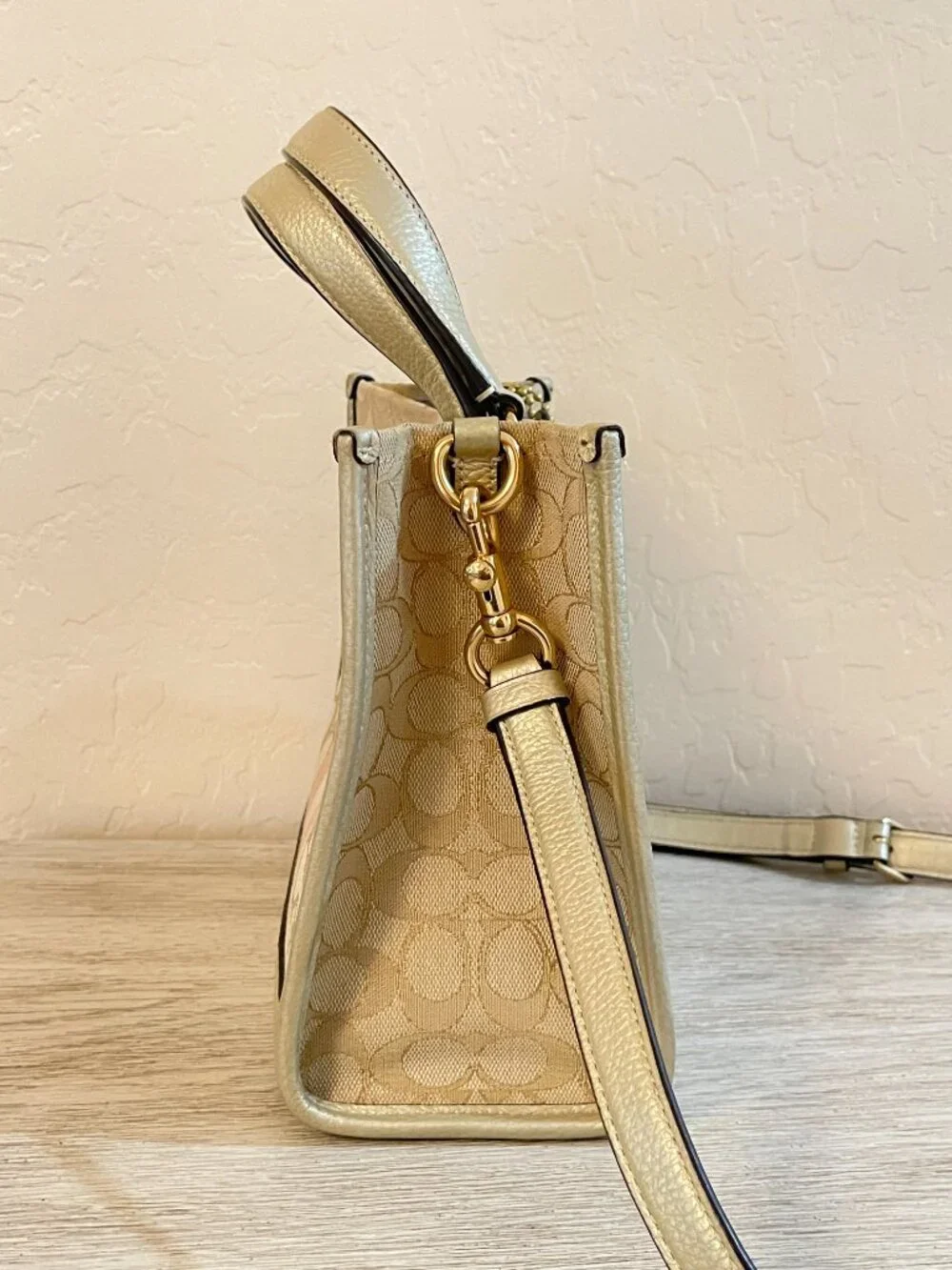 Coach Dempsey Tote 22 Crossbody Bag CG096 Signature Stripe Pink Khaki